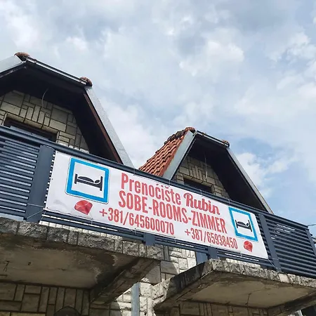 Prenociste Rubin Venkovský dům Rudo